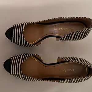 Gently worn pair of sized 8M Enzo Angiolini pumps